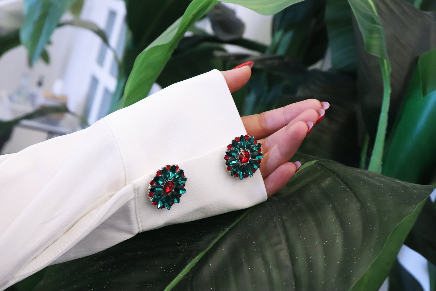 A Touch of Royal Green and Red