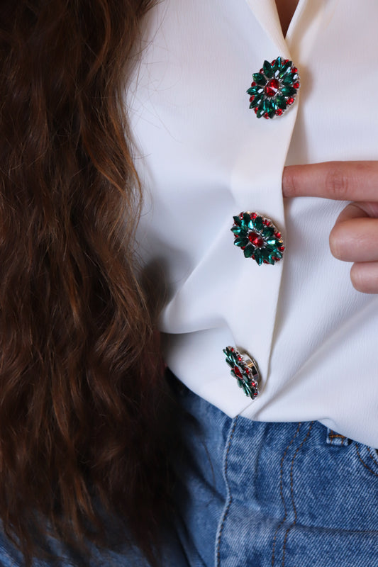 A Touch of Royal Green and Red