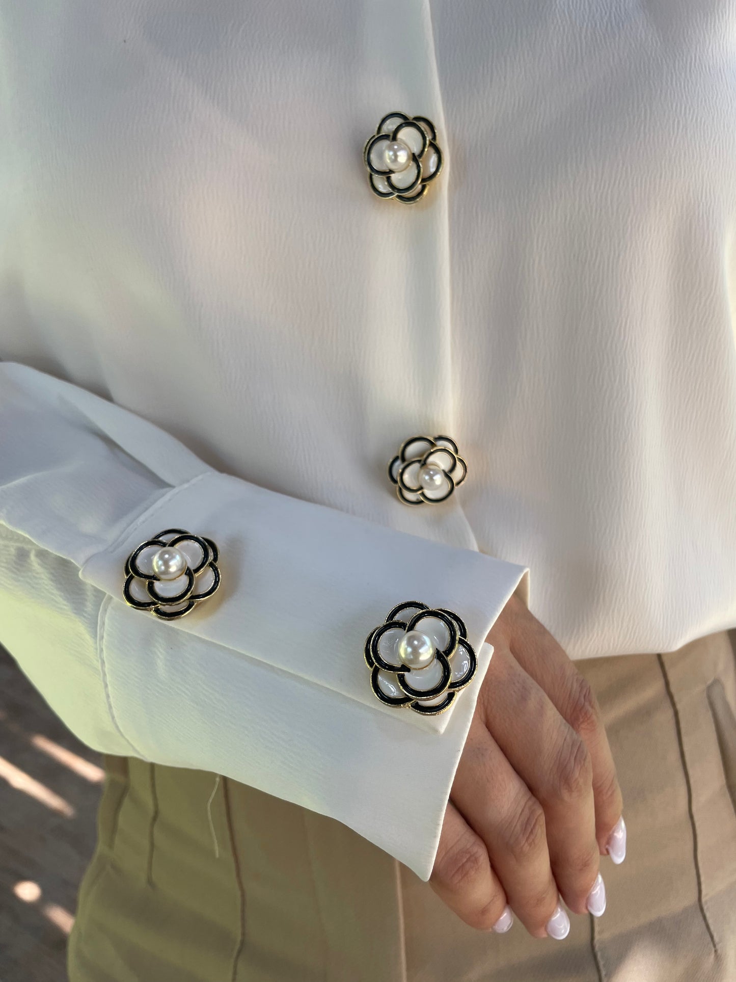 White Flower with pearl